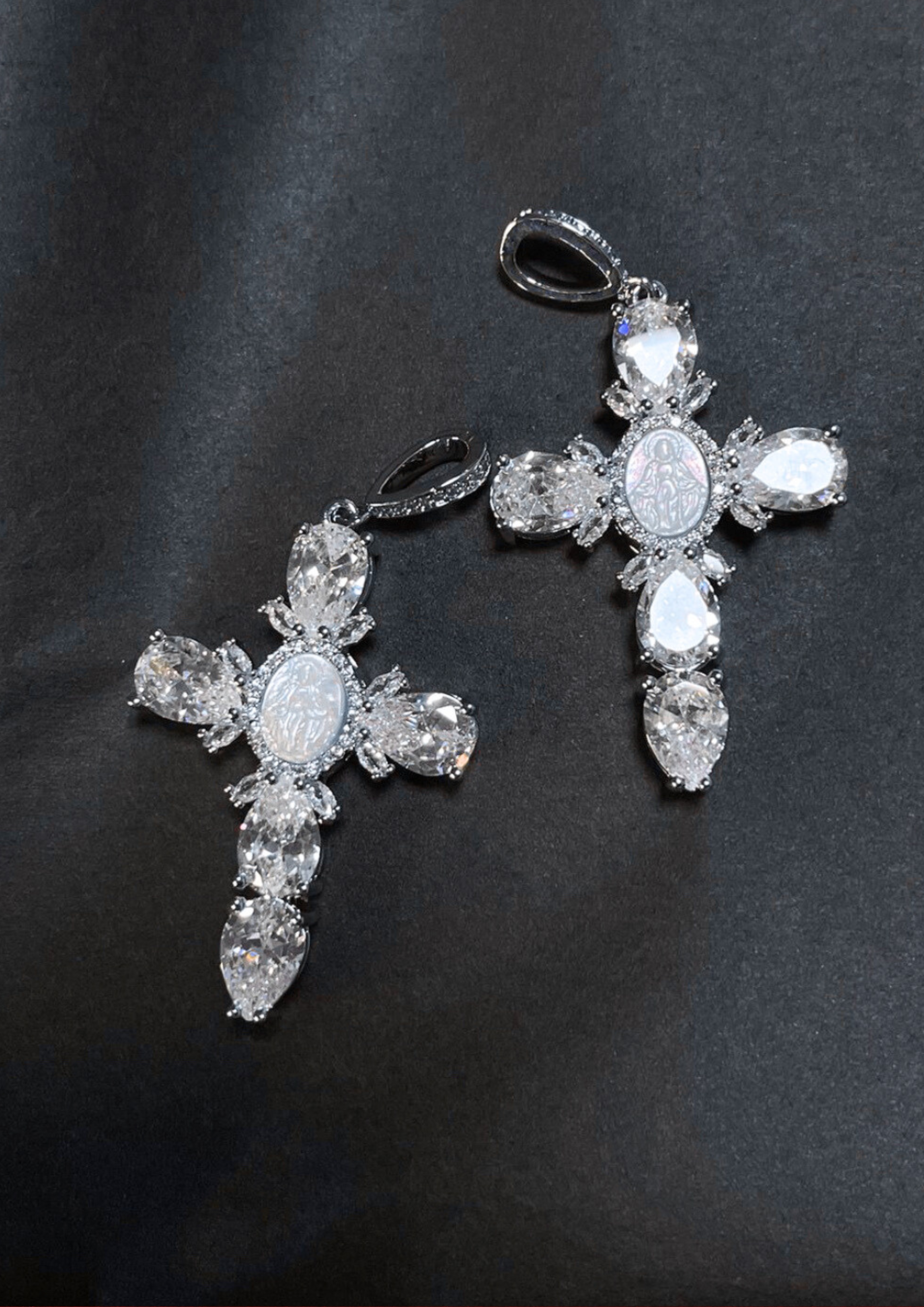 Diamond Cross Necklace - Edelstahl (Vorbestellung)