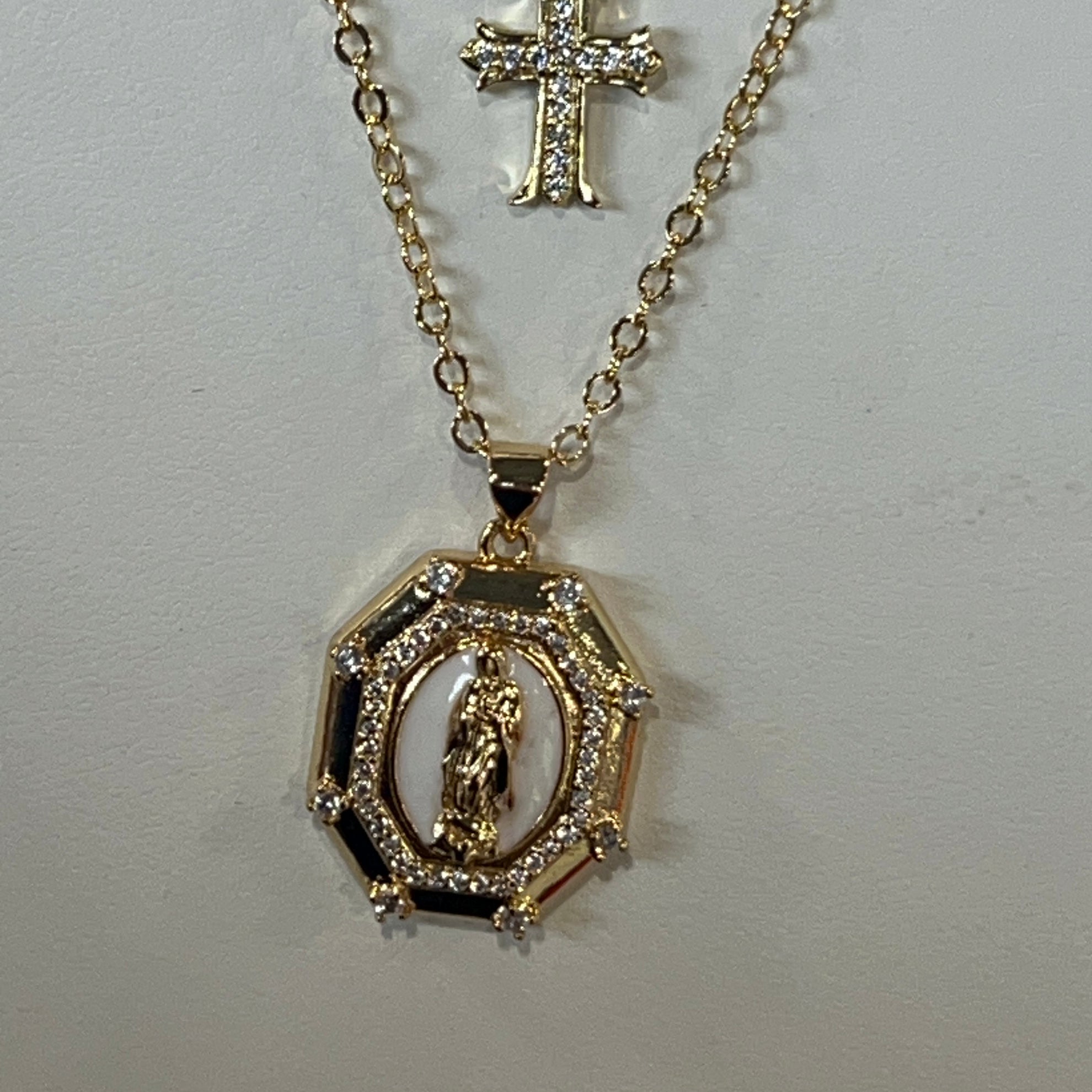 Divine Grace Medaillon